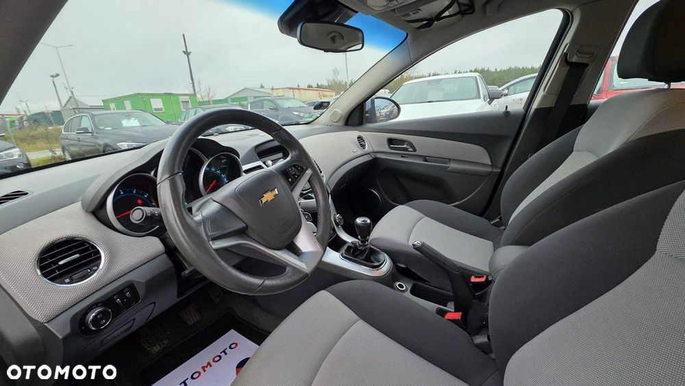 Chevrolet Cruze - 11