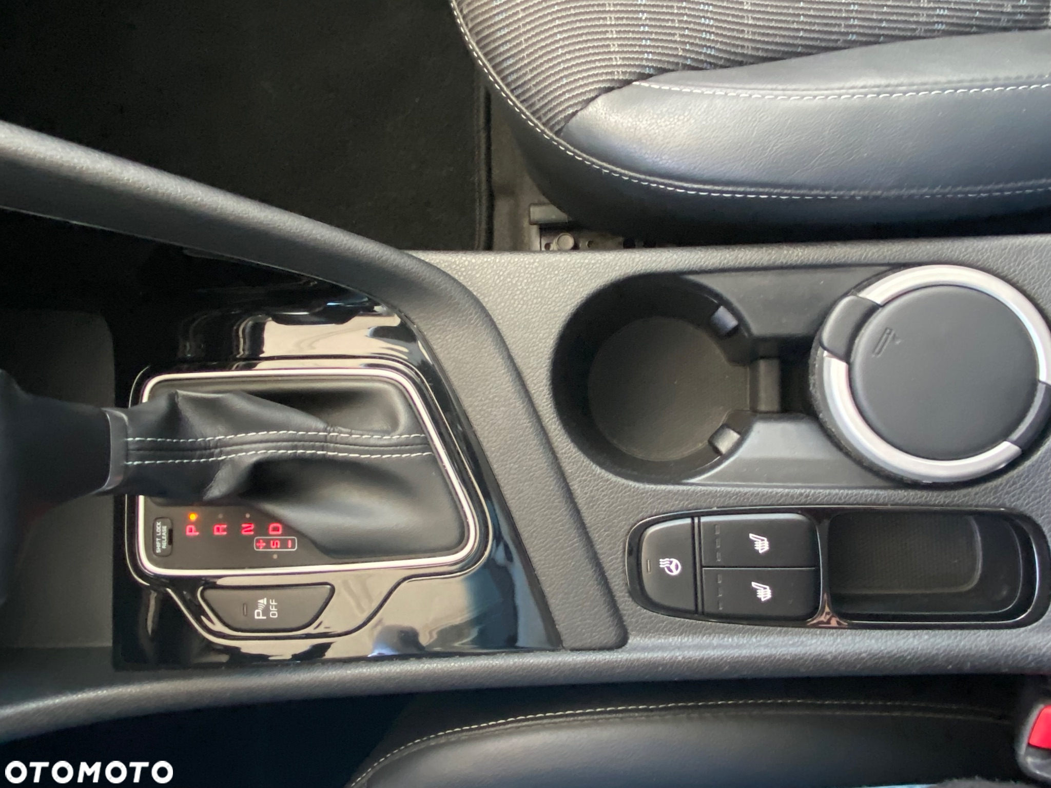 Kia Niro 1.6 GDI Hybrid L - 16