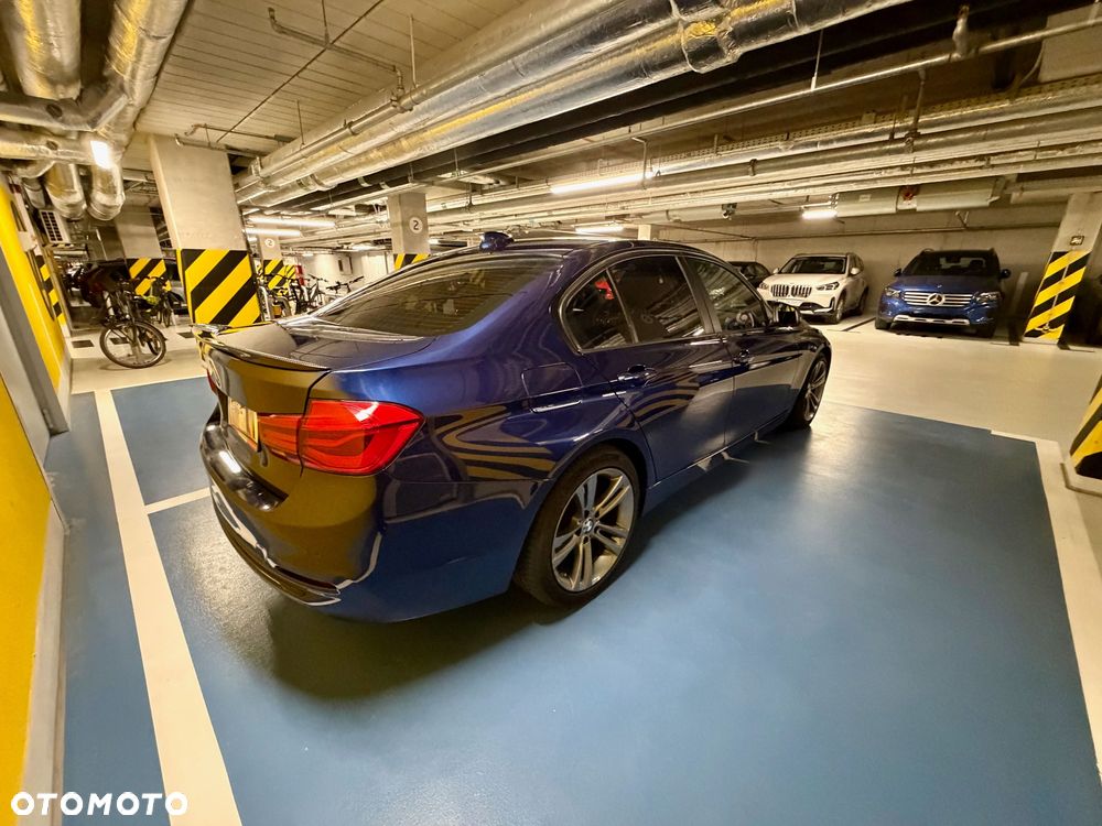BMW Seria 3 320i xDrive - 5