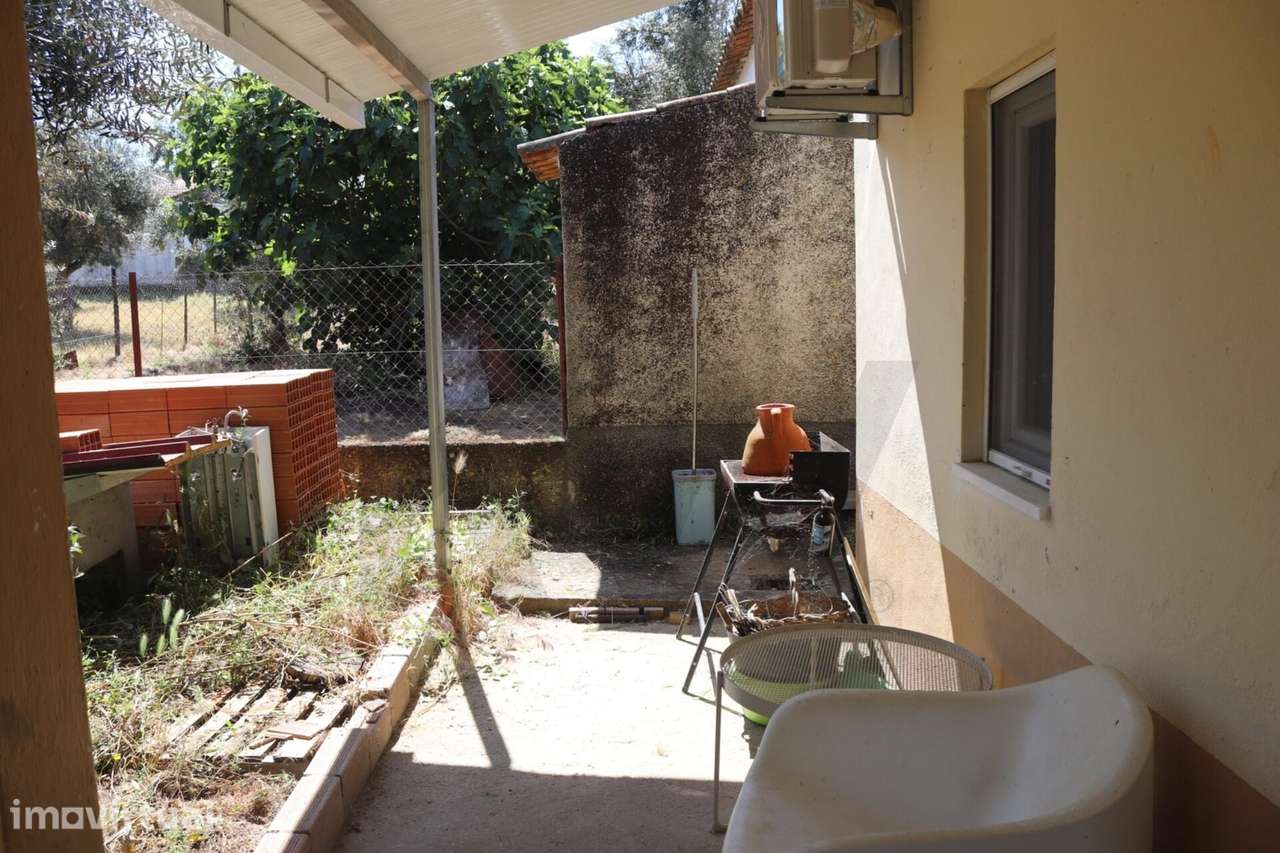 Moradia T2 Totalmente Remodelada em São Saturnino | A Apenas 10 Minuto - Grande imagem: 2/35