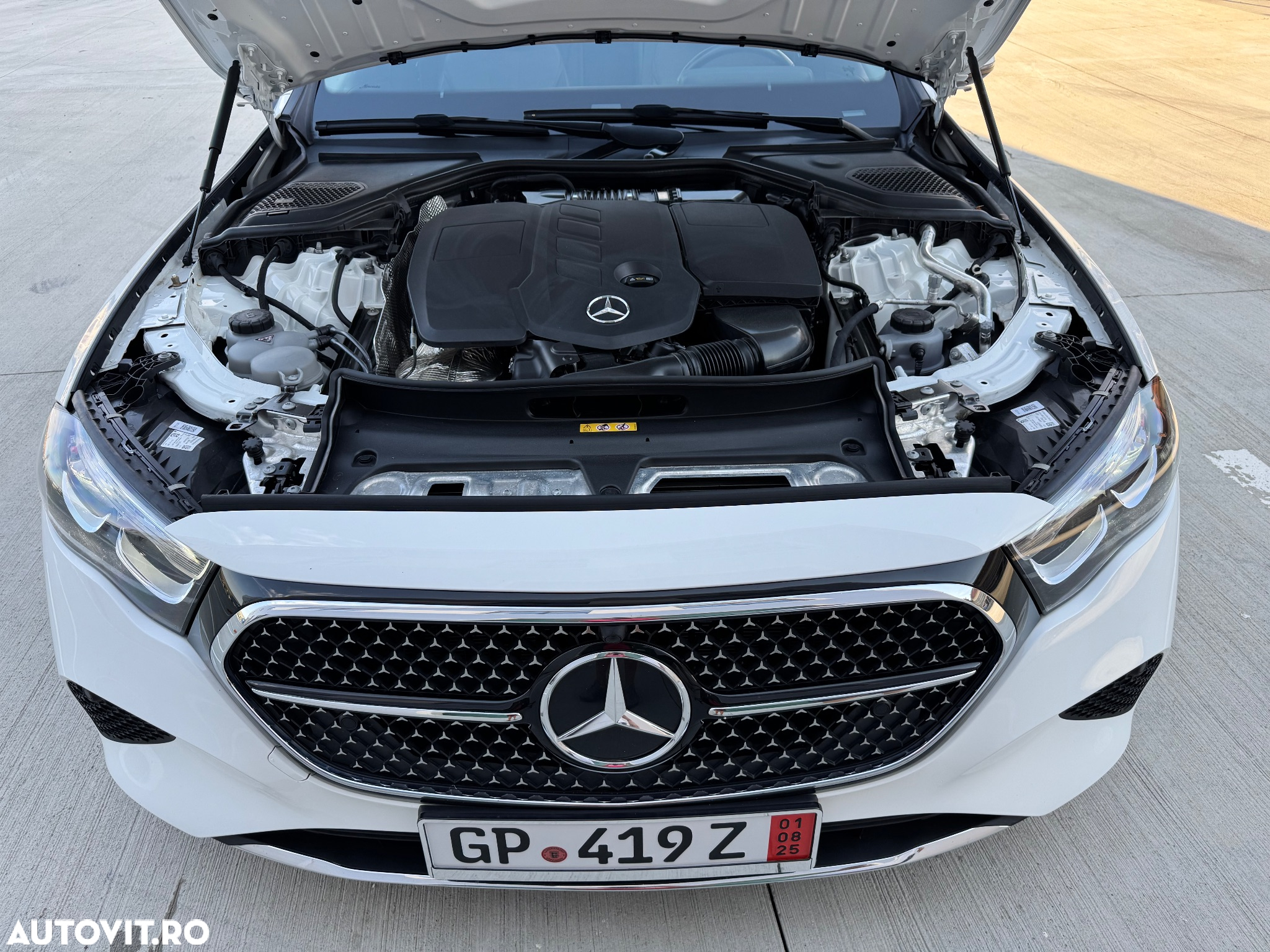 Mercedes-Benz E 220 d T 9G-TRONIC Edition AVANTGARDE - 25