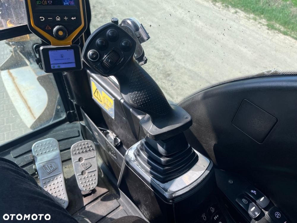 JCB JS 145W - 31