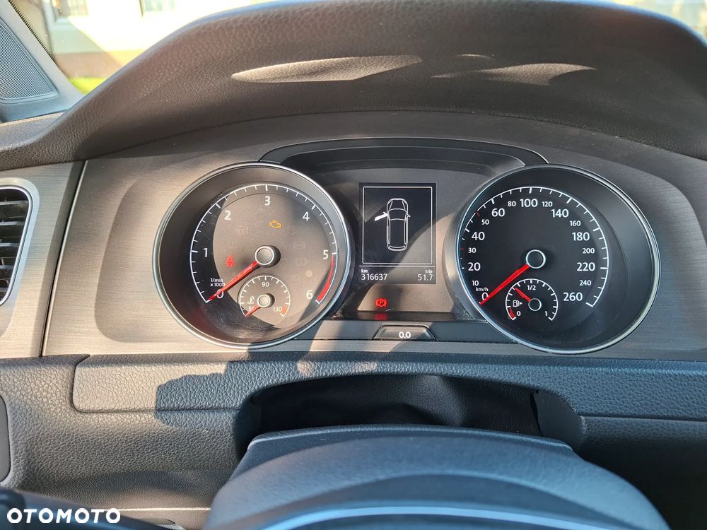 Volkswagen Golf 1.6 TDI Comfortline - 6