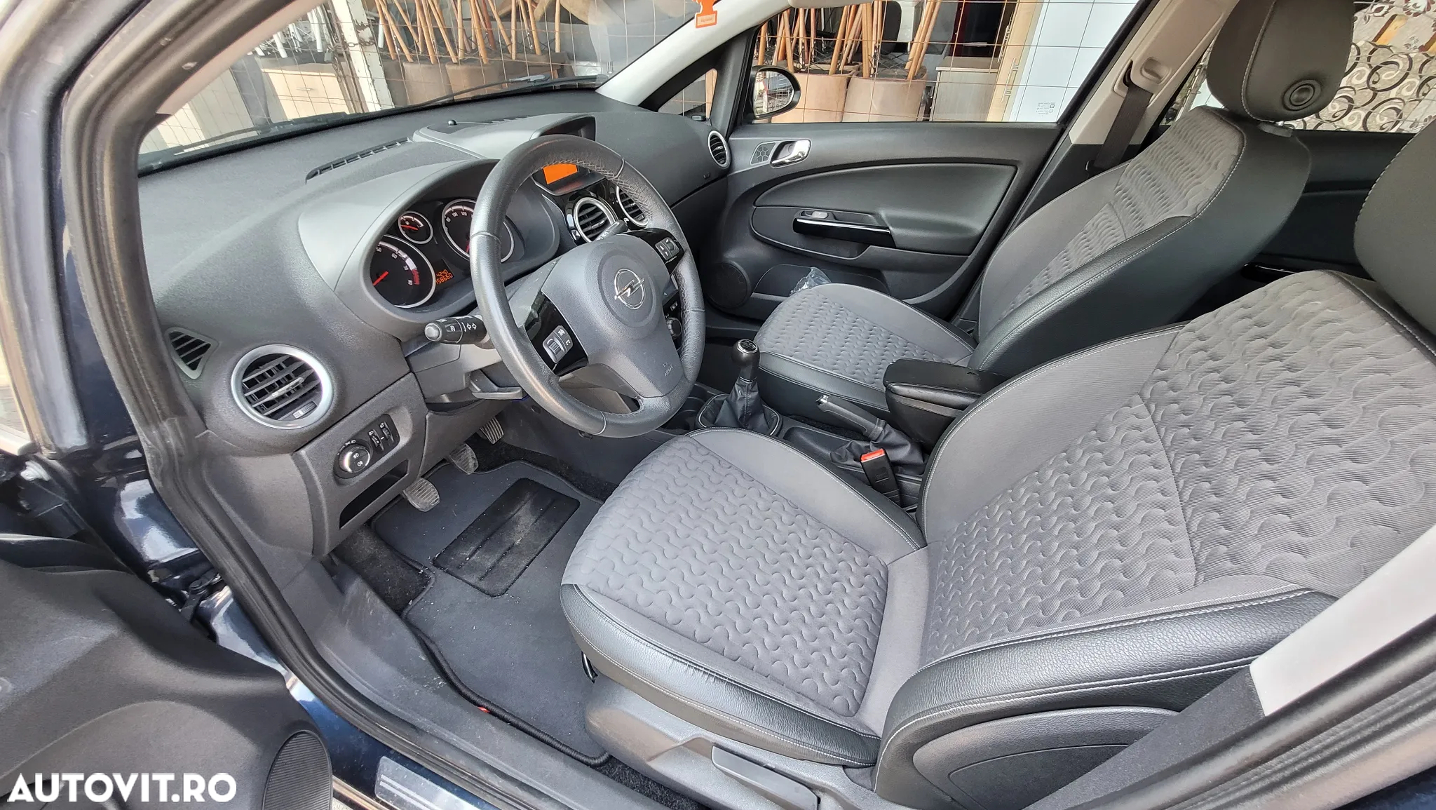 Opel Corsa 1.2 Cosmo - 3