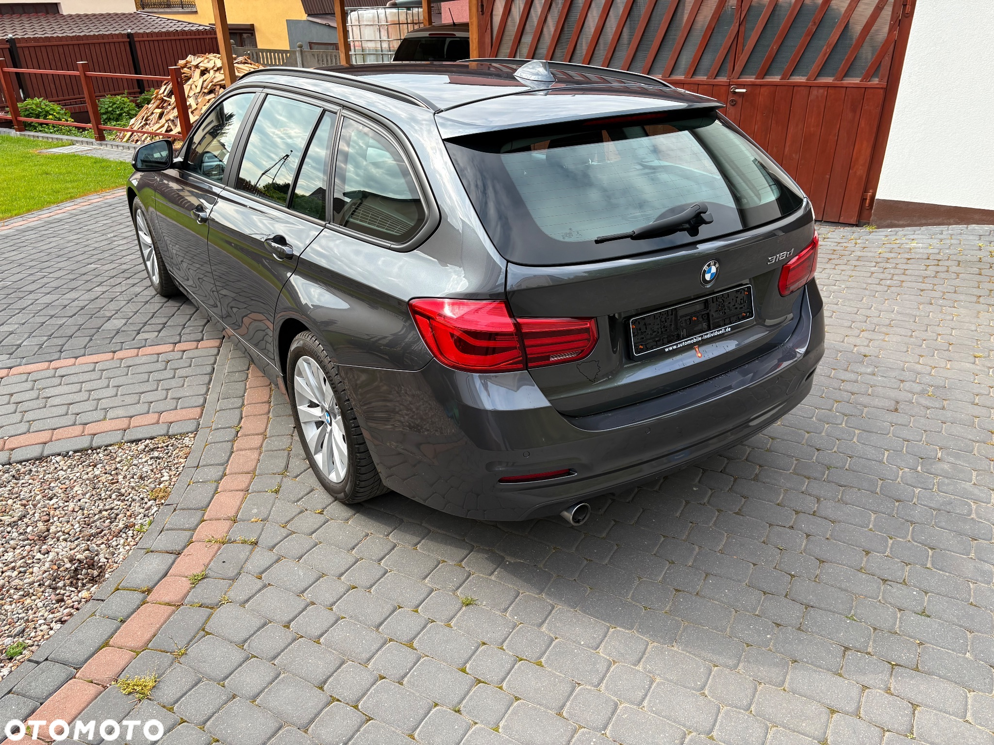 BMW Seria 3 318d Touring - 9