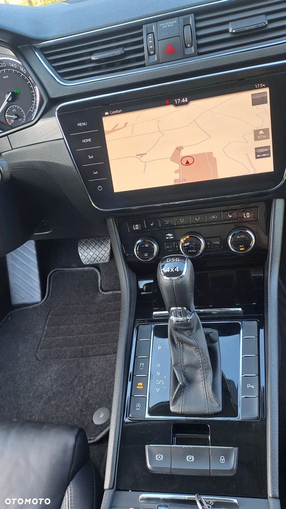 Skoda Superb 2.0 TDI 4x4 DSG Premium Edition - 15