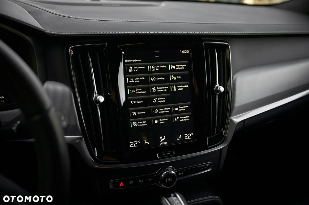 Volvo V90 T4 R-Design - 35