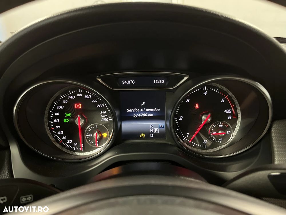 Mercedes-Benz GLA 200 d 7G-DCT - 17