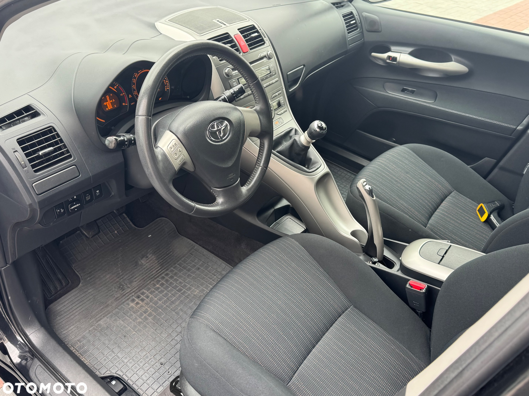 Toyota Auris 1.33 VVT-i Premium - 25