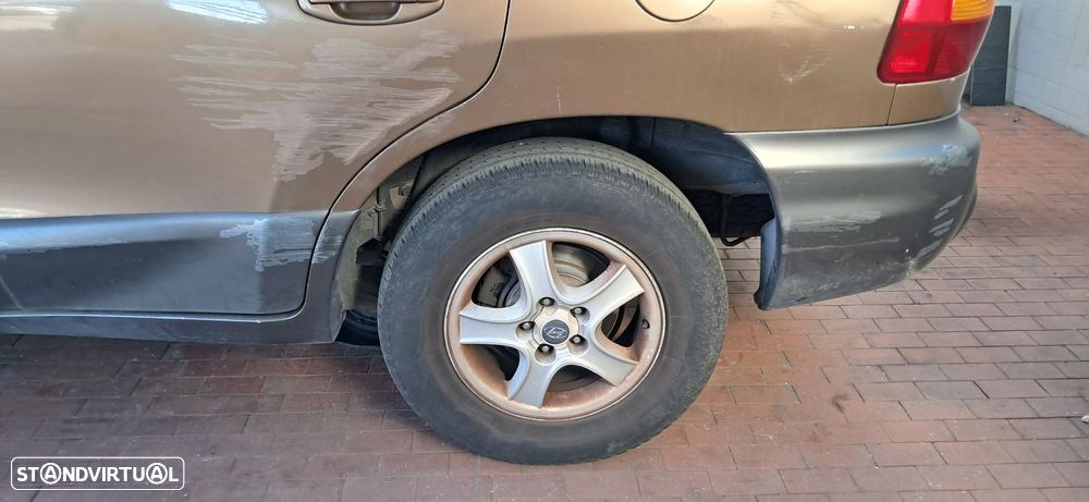 Hyundai Santa Fe 2.0 CRDi Family 4WD - 3