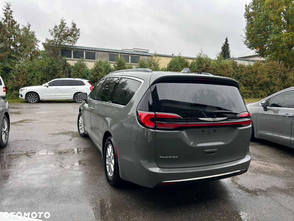 Chrysler Pacifica - 8
