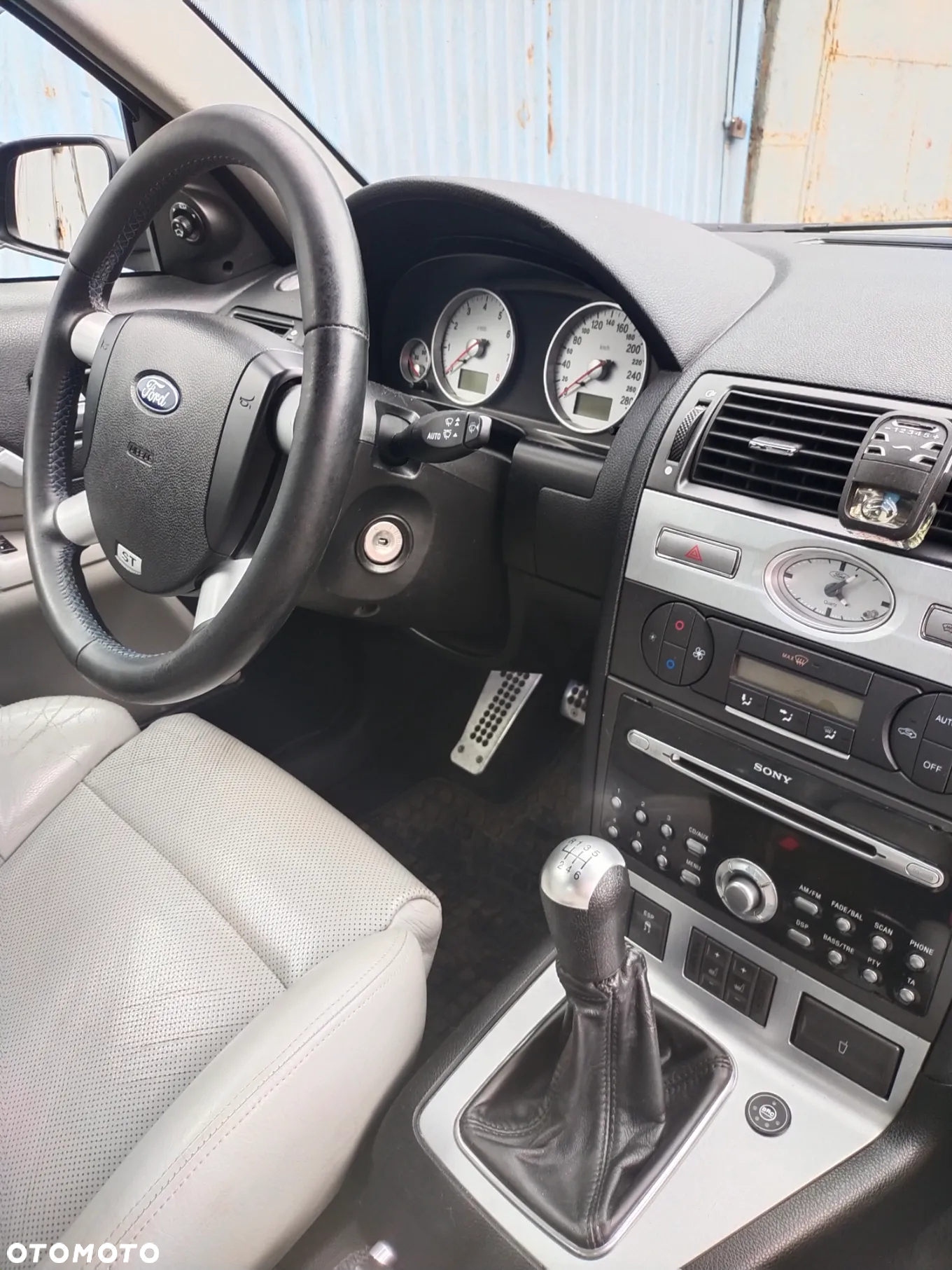 Ford Mondeo V6 ST 220 - 18