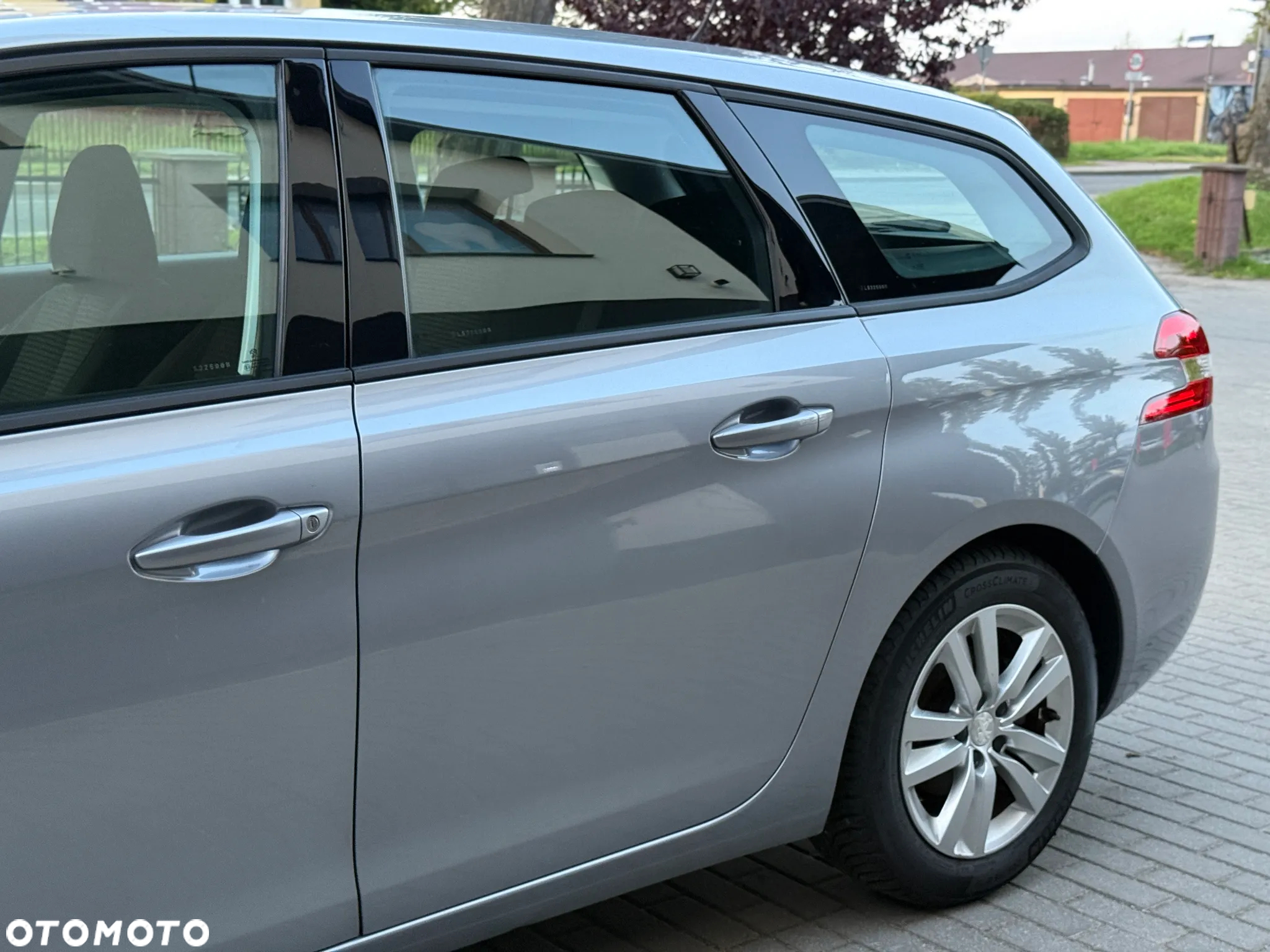 Peugeot 308 1.5 BlueHDi Active Pack Business S&S EAT8 - 13