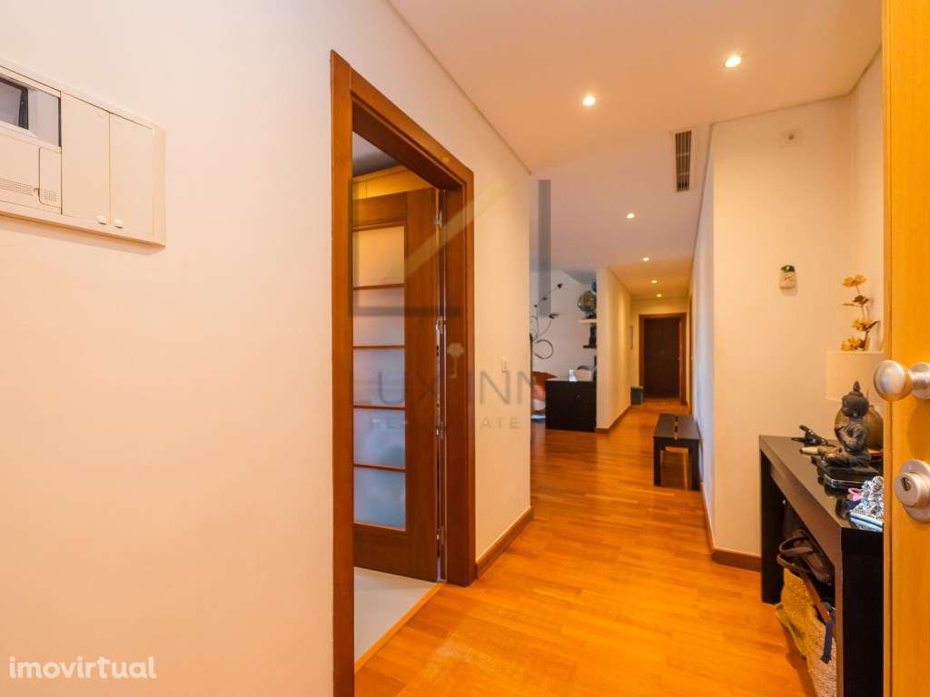 T2 com terraço (23 m²) e box para 3 carros - Malvarosa Parque, Alverca - Grande imagem: 3/47