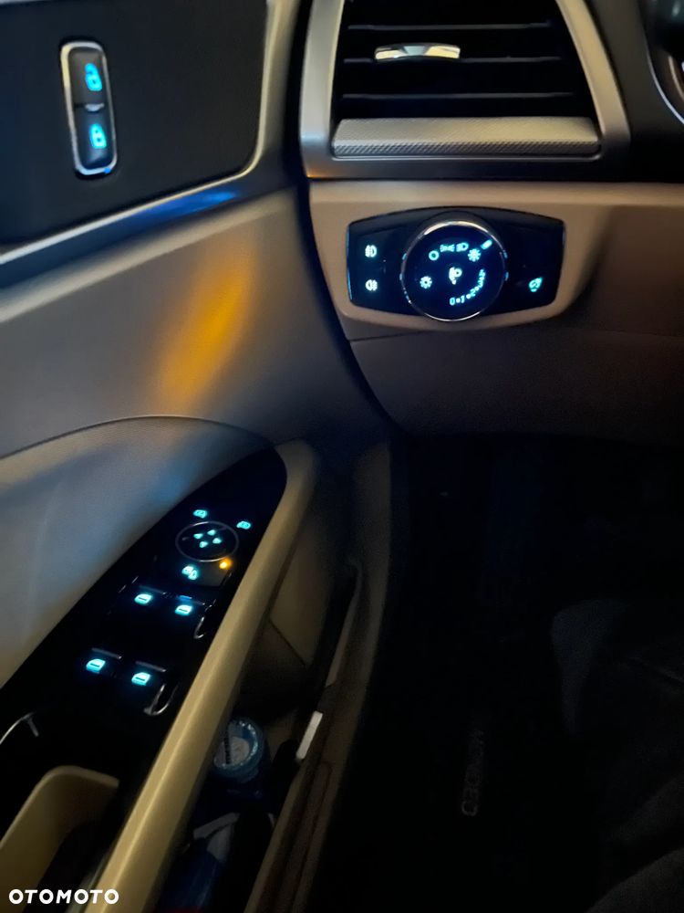 Ford Mondeo - 38