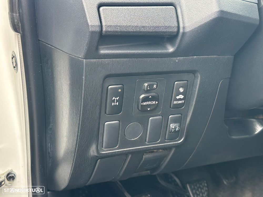 Toyota Hilux 2.5 D-4D 4WD CE CM AC - 11