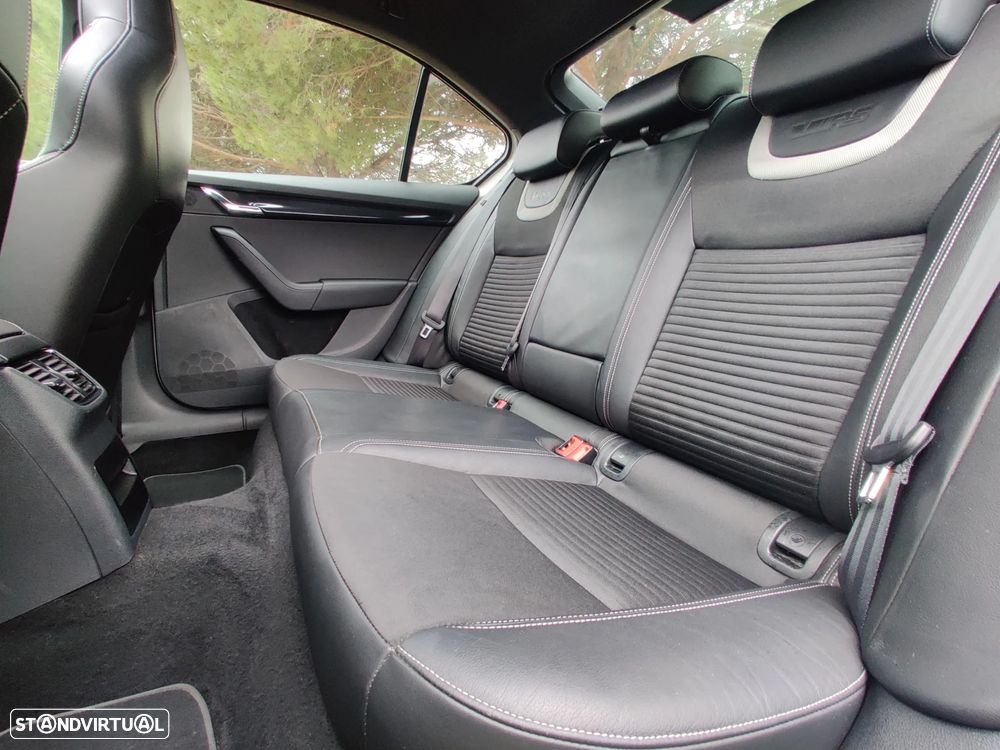 Skoda Octavia 2.0 TDI RS DSG - 16