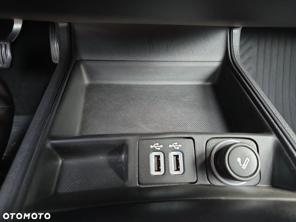 Ford Mondeo 2.0 Hybrid Titanium - 32