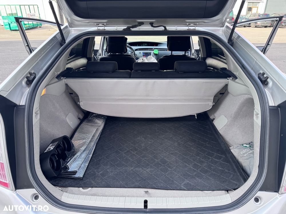 Toyota Prius HSD Sol - 6
