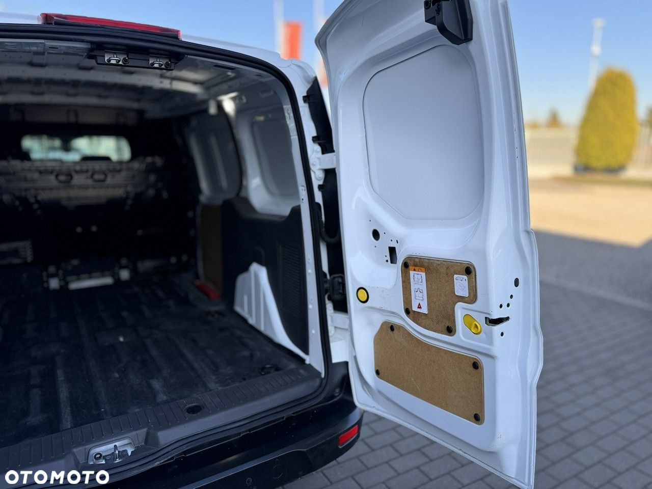 Ford Transit Connect - 11