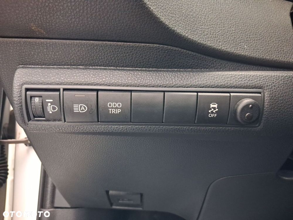 Toyota Corolla 1.8 Hybrid Comfort - 27