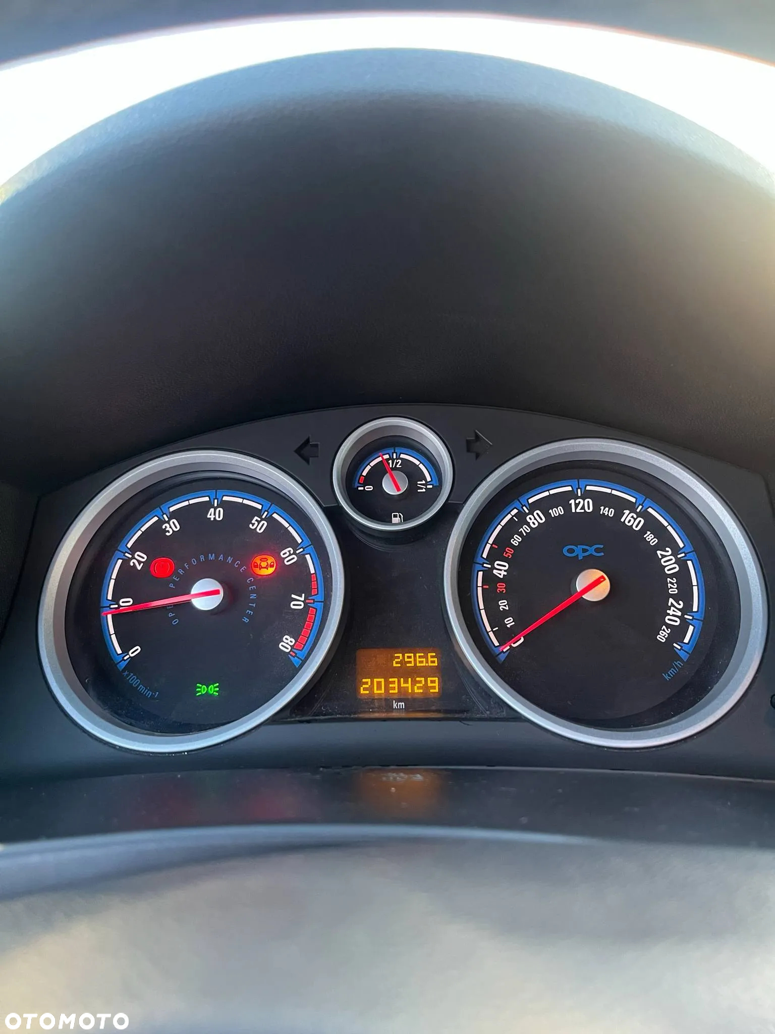 Opel Astra III GTC 2.0 T OPC - 17