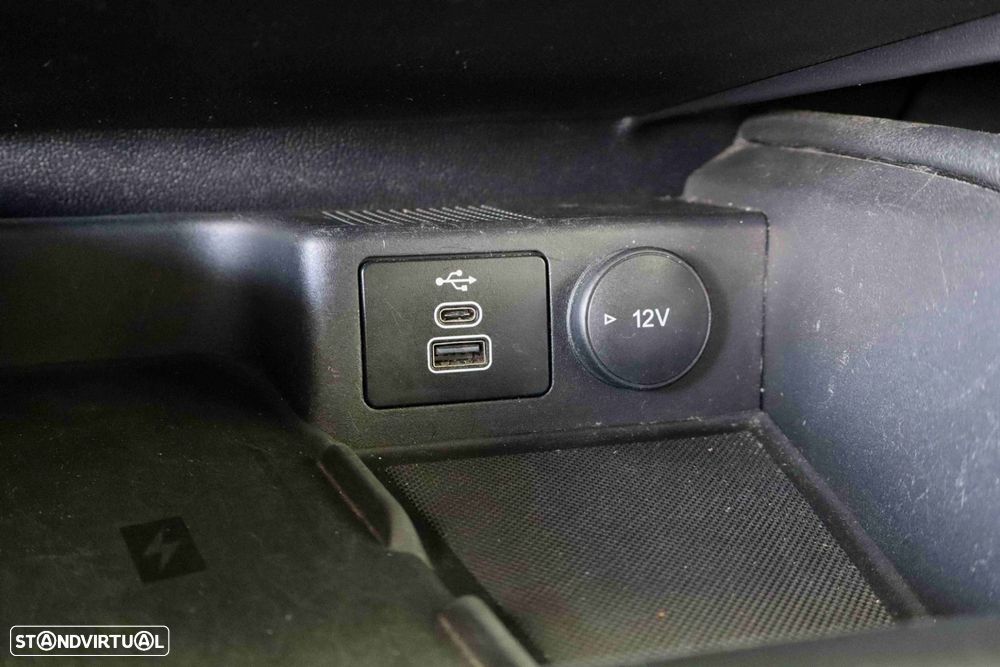 Ford Kuga 1.5 EcoBoost ST-Line X - 37