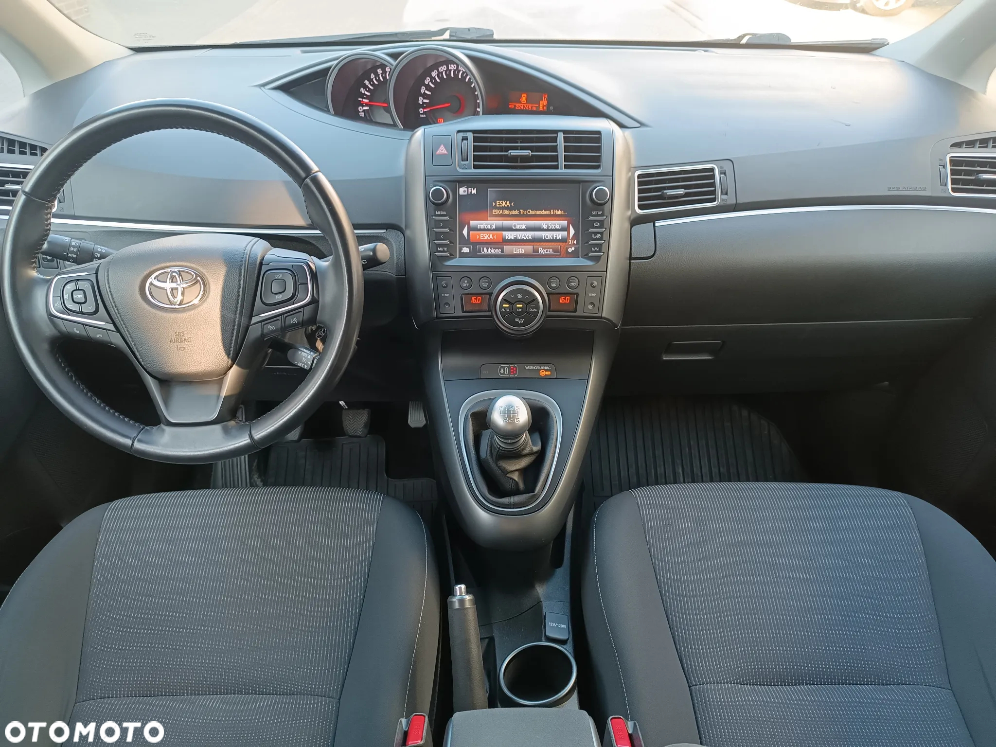 Toyota Verso 1.8 Prestige 7os - 32