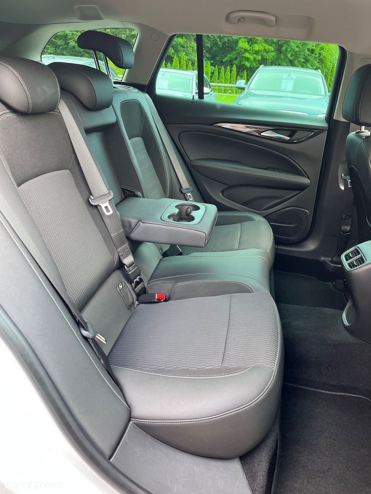 Opel Insignia - 21