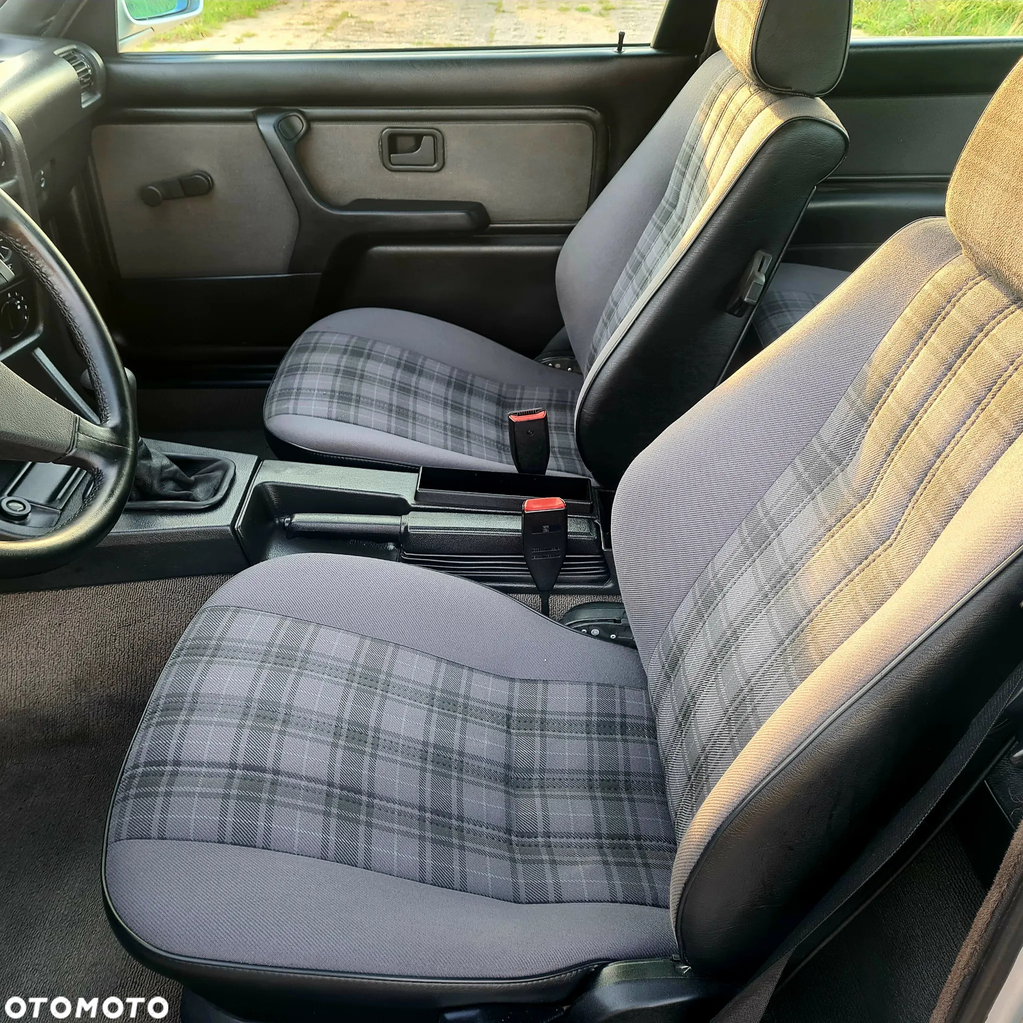 BMW Seria 3 318is - 26