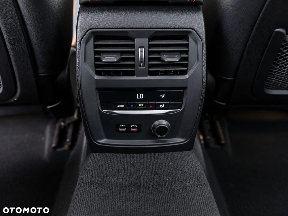 BMW Seria 3 330i xDrive M Sport - 24
