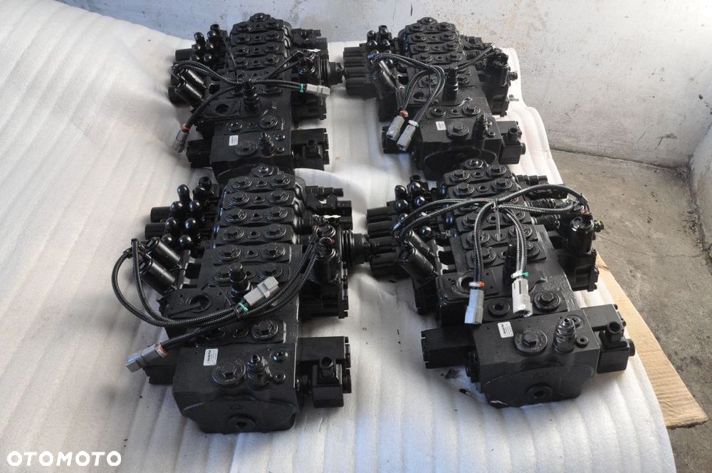 ROZDZIELACZ HYDRAULICZNY WALVOIL MANITOU MT1440 MT1840 NOWY !!! 113700081 - 4