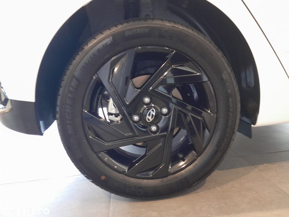 Hyundai i20 1.0 T-GDi Modern Black DCT - 9