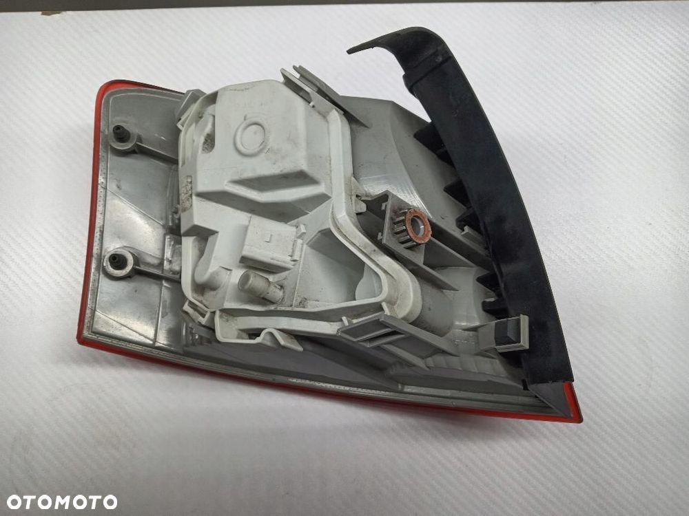 LAMPA TYŁ TYLNA PRAWA AUDI A4 B7 KOMBI 8E945096E - 5