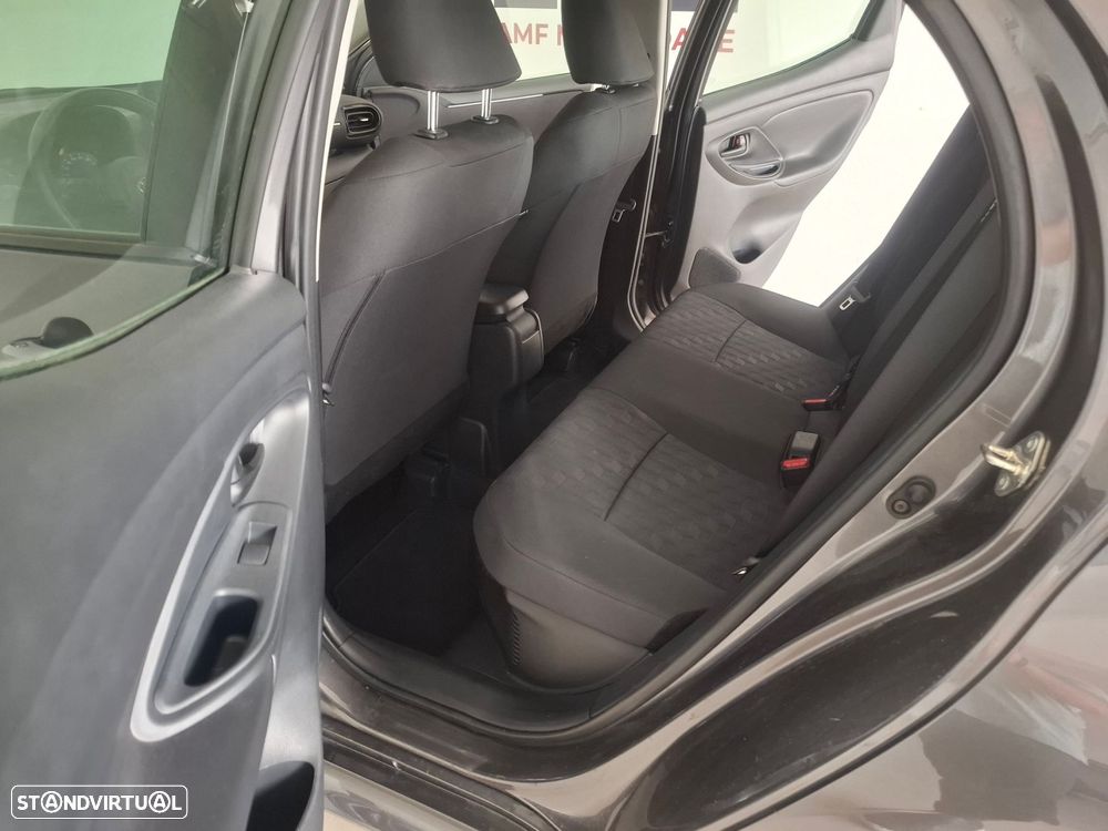 Toyota Yaris 1.5 HDF Comfort Plus - 8