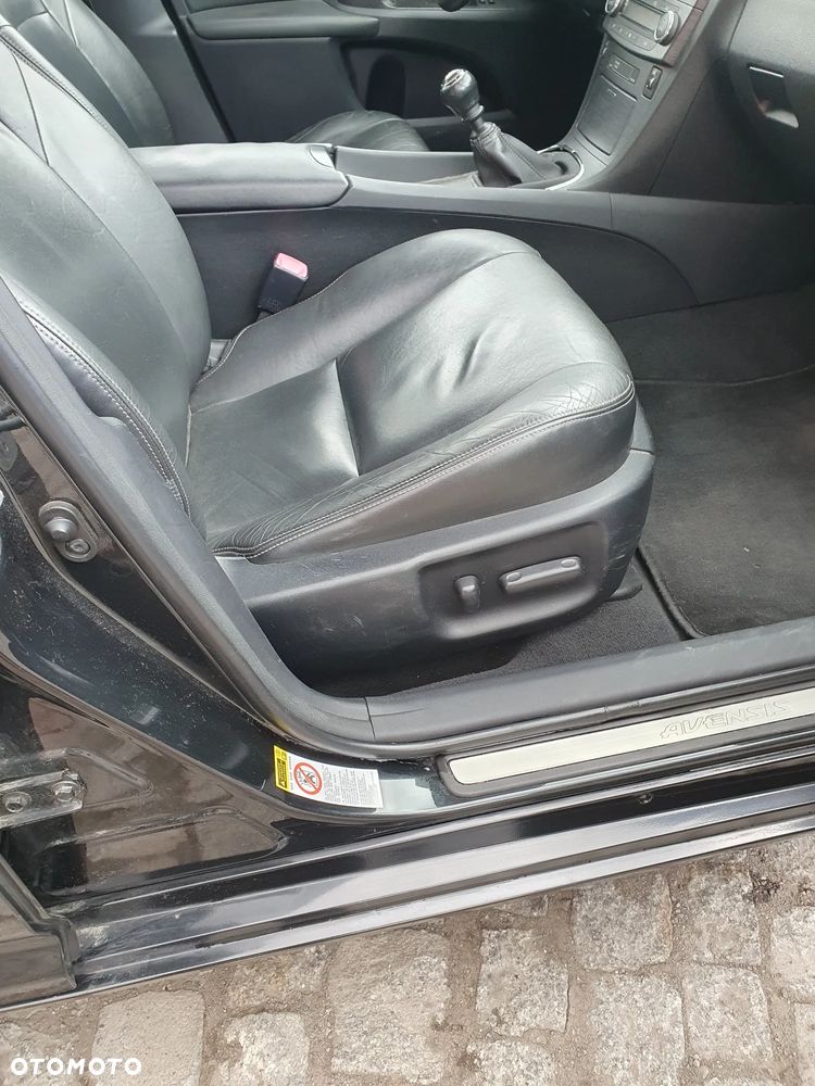 Toyota Avensis 2.2 D-4D Prestige - 15