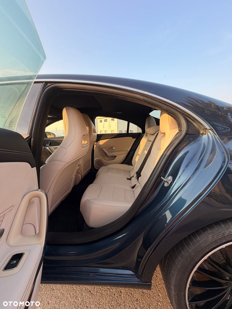 Mercedes-Benz CLA 250 7G-DCT - 9