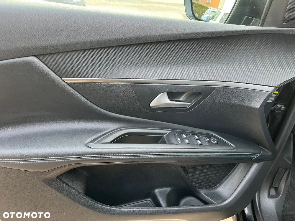 Peugeot 3008 PureTech 130 Stop & Start GPF EAT8 Allure - 10
