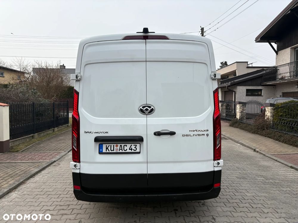 Maxus Deliver 9 - 7