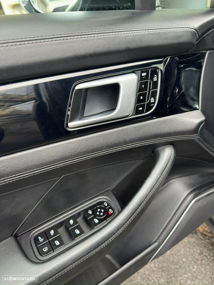 Porsche Panamera Sport Turismo - 19