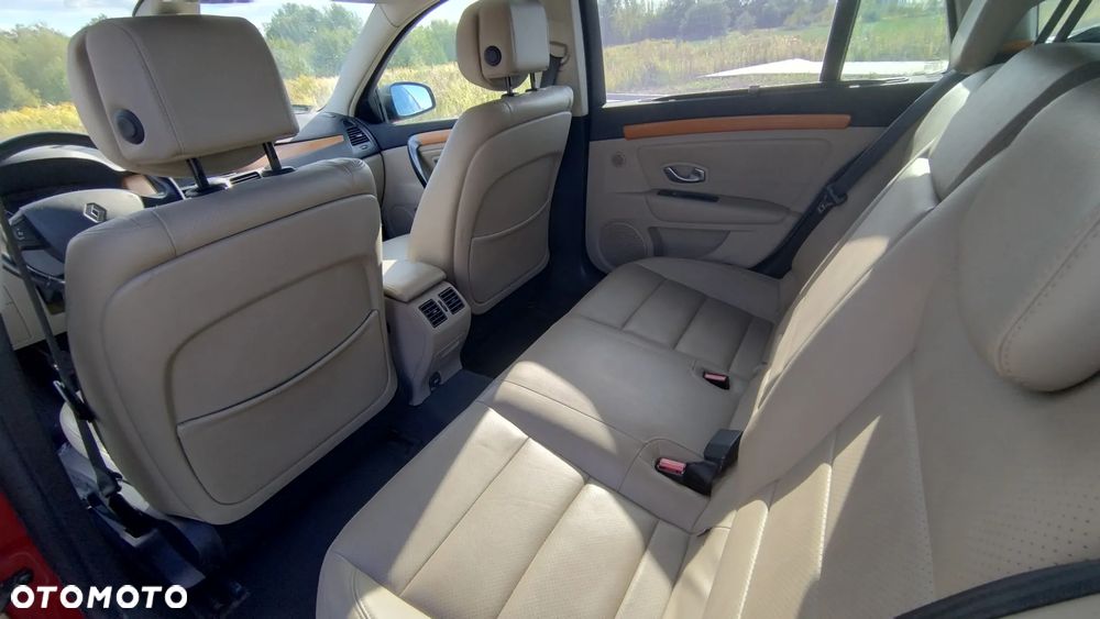 Renault Laguna 2.0 dCi Initiale - 16
