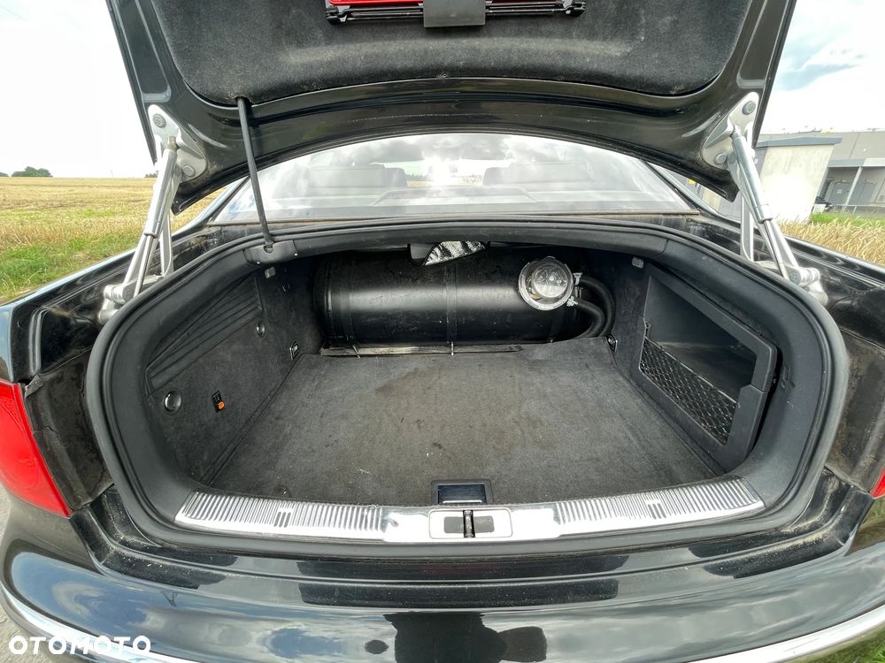 Volkswagen Phaeton 4.2 V8 4Mot (5 os.) - 16