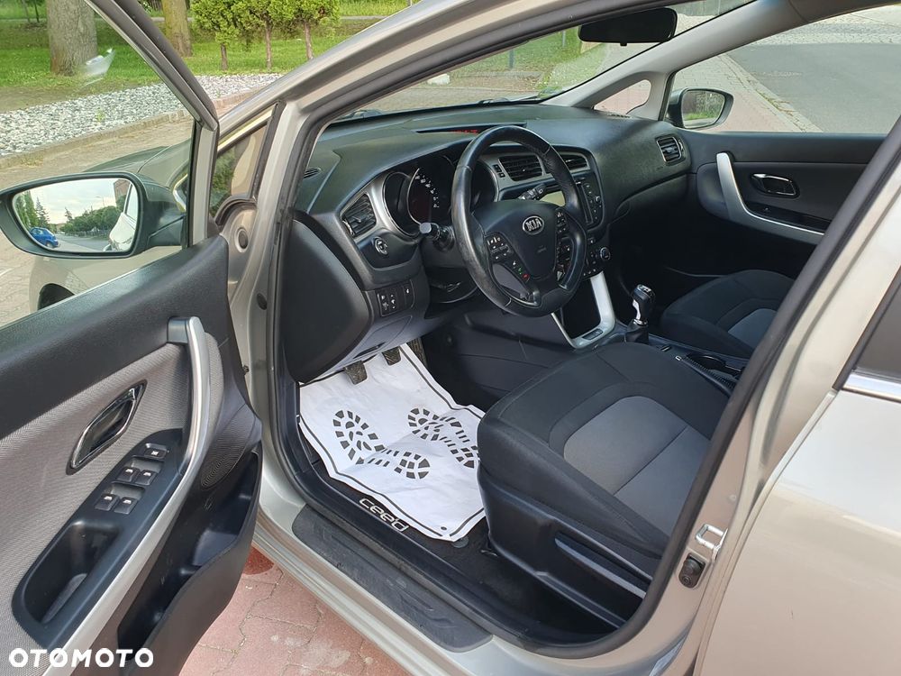 Kia Ceed 1.6 GDI XL - 10