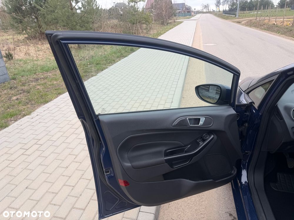 Ford Fiesta 1.25 Champions Edition - 29