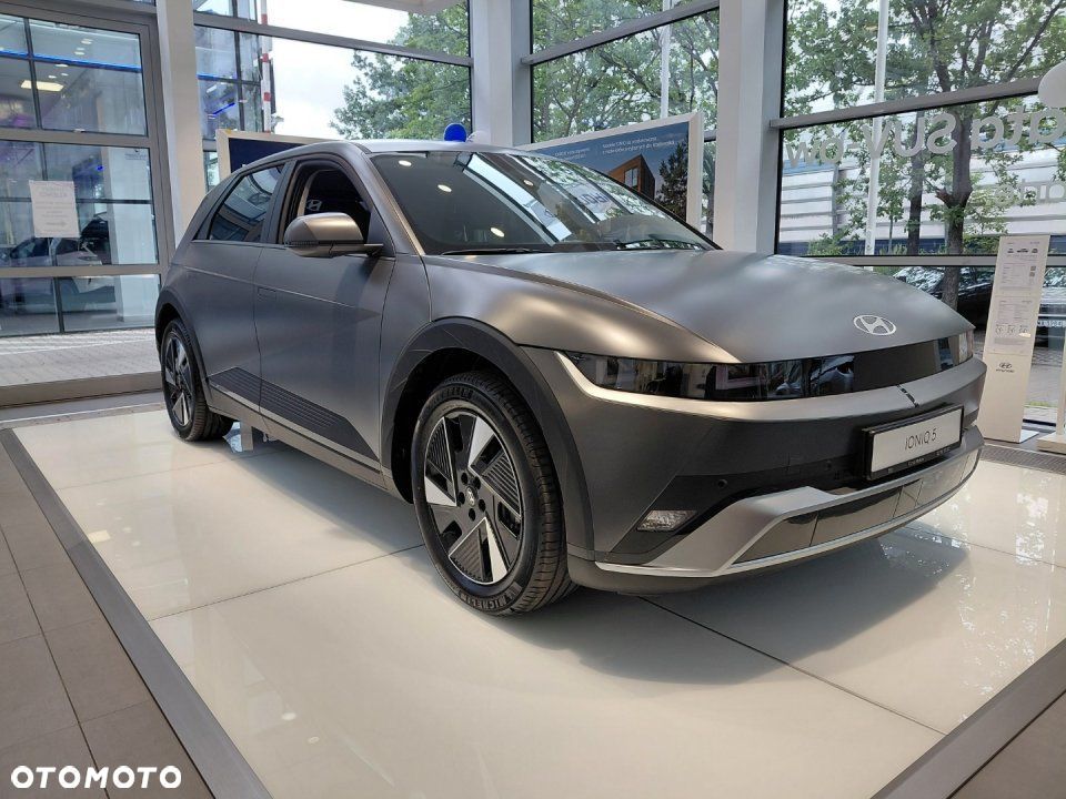 Hyundai IONIQ 5 - 5