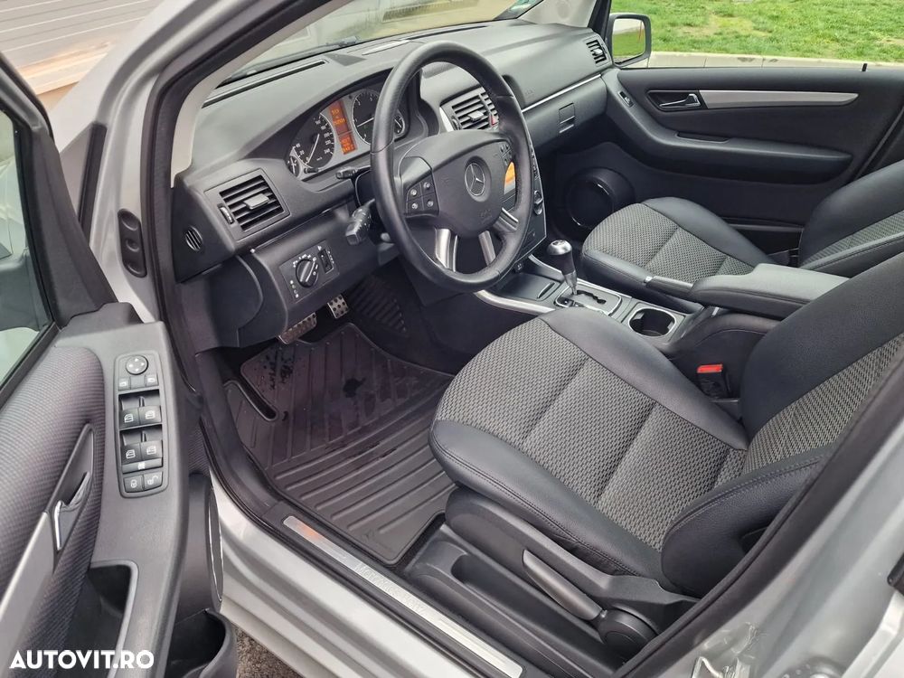 Mercedes-Benz B 200 CDI Autotronic - 17