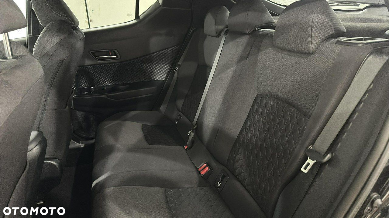 Toyota C-HR - 12