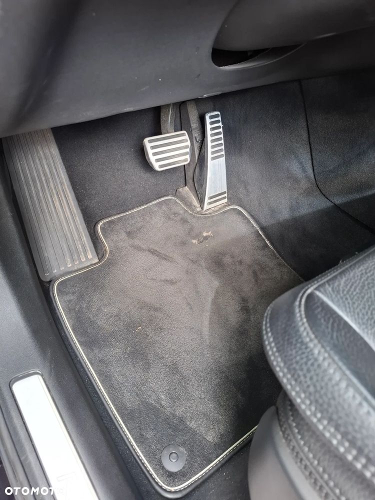 Volvo XC 60 D4 AWD R-Design - 10