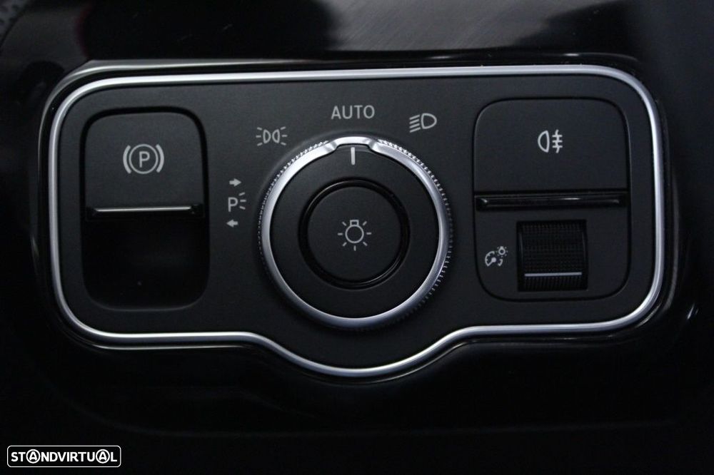 Mercedes-Benz CLA 180 d Shooting Brake AMG Line Aut. - 27