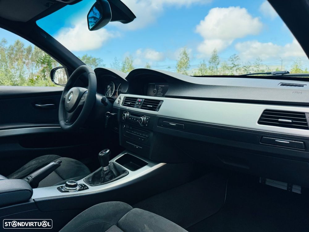 BMW 320 d Touring Pack M - 42